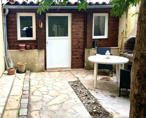 La petite "maison" (25m), complètement neuve, est une dépendance de notre maison Cenon, France Guest house/petit apart. avec terrasse Entire rental unit vacation rental 45269041