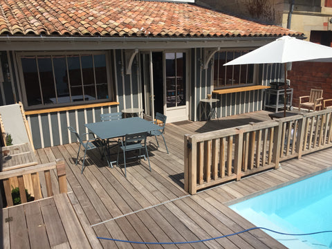 Absents de Bordeaux, nous louons notre maison en juillet et en août.<br /><br /> Bordeaux, France Maison 300 m² - Piscine - Rénovation 2017 Entire home vacation rental 19426736