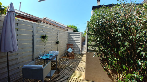 Logement situé sur le terrain d'une habitation familiale, accès par le jardin, p Pessac, France Petite maison rénovée secteur Hôpitaux Pessac Entire home vacation rental 27043397