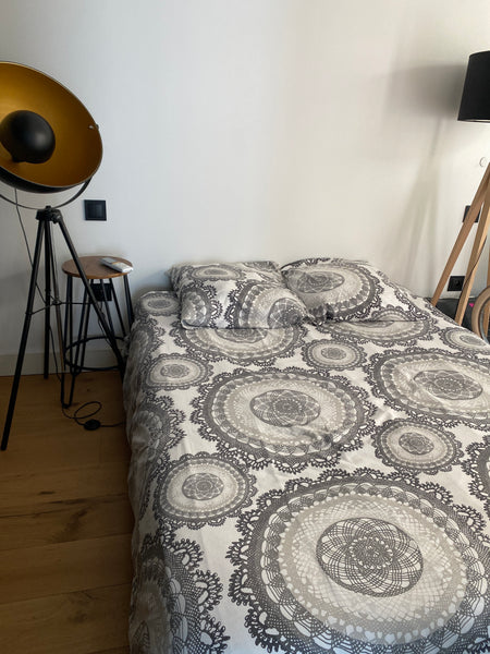 1 chambre avec sa salle de douche privative. <br />Lit: 140x190<br />2 oreillers Bègles, France Chambre Bègles Private room in townhouse vacation rental 652582308302178501