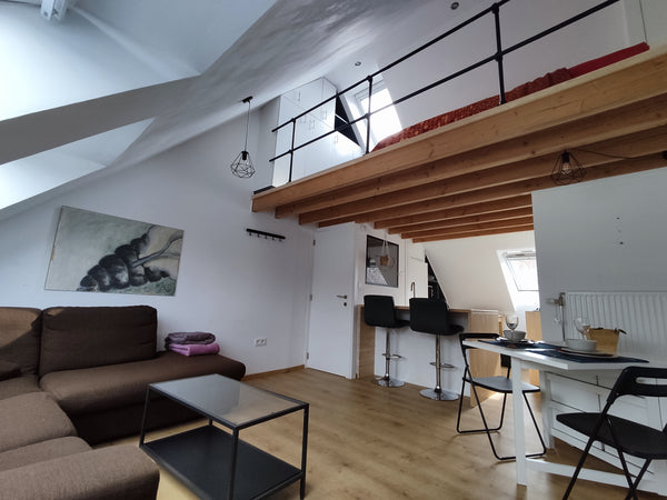Kom logeren en genieten in onze zeer lichtrijke loft/studio met alle comfort!<br  Zeer lichtrijke studio met alle comfort Entire loft vacation rental 54375908