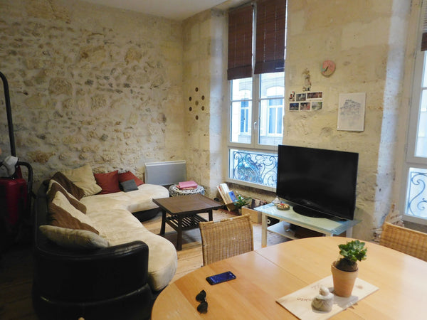 Lovely, bright, spacious fully furnished flat in the city centre of this beautif Bordeaux, France Lovely DOUBLE ROOM in the CityCentre Private room in rental unit vacation rental 33822195