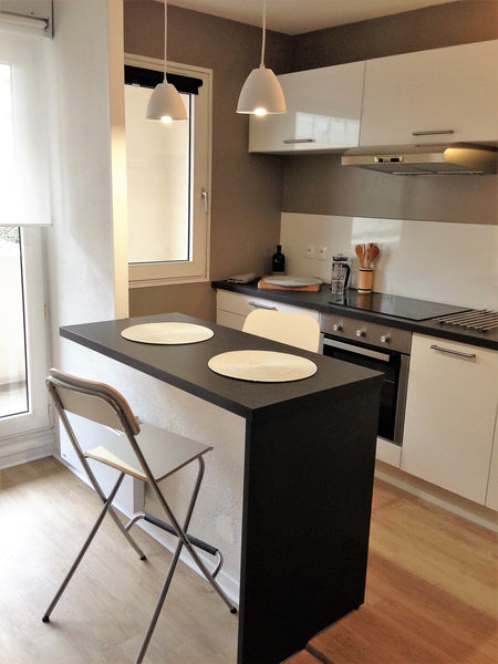 Ce studio de 30 m² entièrement rénové dispose d'une terrasse et d'une place de p Gan, France Studio tout confort quartier Parc Bordelais Entire rental unit vacation rental 17429316