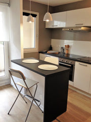 Ce studio de 30 m² entièrement rénové dispose d'une terrasse et d'une place de p Gan, France Studio tout confort quartier Parc Bordelais Entire rental unit vacation rental 17429316