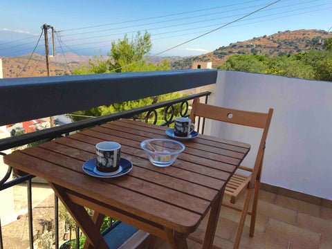 A small cozy apartment on the first floor of a Cycladic house at the top of the  Greece Cozy little house in Ioulida - Kea Cycladic home vacation rental 35792084