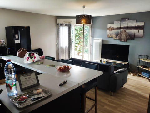 Proche des grands axes et du magnifique Parc de Majolan, cet appartement est l’e Bordeaux, France Bel appartement T3 moderne avec 80m2 de jardin Entire rental unit vacation rental 21619682