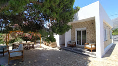 Mεσα σε εναν καταπρασινο ελαιωνα 2600τ.μ. δημιουργησαμε μια μοναδικη μονοκατοικι Athens, Greece Pine Tree House Entire villa vacation rental 41142733