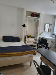 Located only 2 minutes from Place Eugène Flagey, the studio apartment gives you   Cosy studio à 2 minutes de la place flagey Entire rental unit vacation rental 15705713