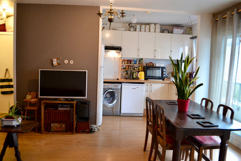 Appartement situé dans une résidence dans le centre de Bordeaux, entre le quarti Bordeaux, France Appartement chaleureux et fonctionnel Entire rental unit vacation rental 40941722