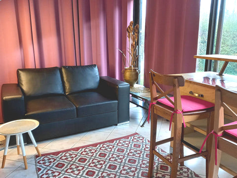 L hébergement vous est privatisé.<br />Il n y a aucun espace en commun.<br /><br  Pied-à-terre indépendant, privatisé, et calme. Entire place vacation rental 43746400