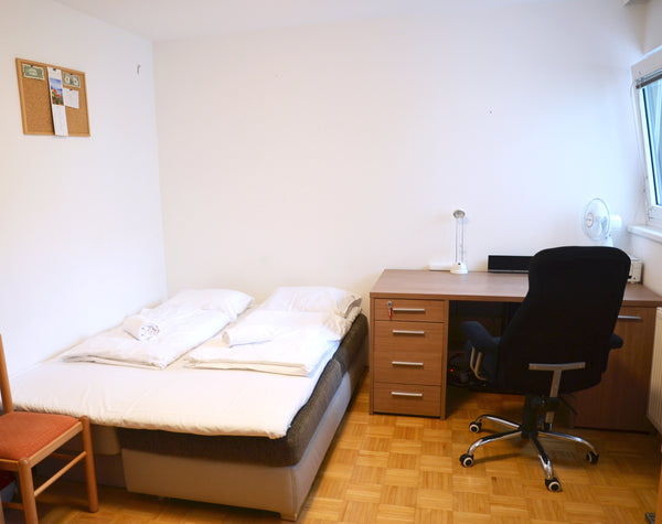Cosy studio apartment located in a tranquil street of the Parioli district, very Vienna, Austria Cozy and bright studio 5 minutes to city center Entire rental unit vacation rental 19624074