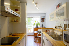 Bright and spacious apartment for 4 people, air-conditioned, located on the 1st  Bordeaux, France Bordeaux 2 bedrooms with terrace + parking Entire rental unit vacation rental 594525326907085218