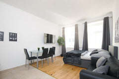 This bright apartment is a great option for a traveling couple or a small family  ⍟King Bed Home+Netflix⍟ Next to Hauptbahnhof Entire rental unit vacation rental 52797524