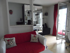 Mon logement est proche de Jet d'Eau - Mendès France, Perrache (10 minutes en Tr Lyon, France Appartement 33m2 + Terrasse 10m2 + Parking Entire rental unit vacation rental 15653632