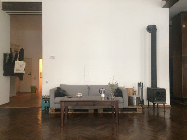My room is situated in a beautiful loft-like historic apartment in Vienna's cent Theisseil, Germany Cozy central room in historic loft Private room in rental unit vacation rental 26180661