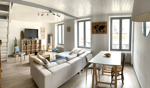 Notre charmant appartement est situé à deux pas de l’arrêt de tram Barrière du M Paris, France Appartement lumineux 8mn du centre ville Entire rental unit vacation rental 45492124