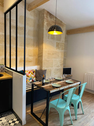 Appartement 4 personnes tout équipé, idéal pour un séjour d'une nuit à une semai Bordeaux, France Studio Duplex tout confort Bordeaux Centre 4 pers. Entire rental unit vacation rental 40911039