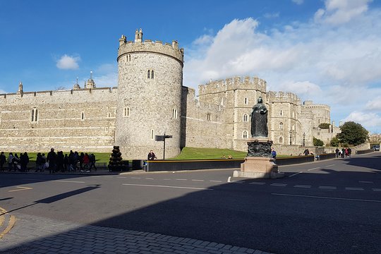 Private driver to visit London  Windsor  Bath  Stonehenge or Oxford  Private Tours and Travel Guide Europe London CITY London Destination Tour