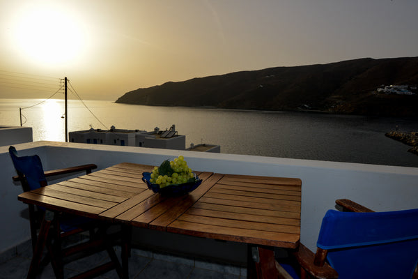 THE CALENDAR IS NOT UPDATED!<br />Please scroll down the page and choose CONTACT  Amorgos Sunset, sea view studio next to the beach Private room in serviced apartment vacation rental 32620978