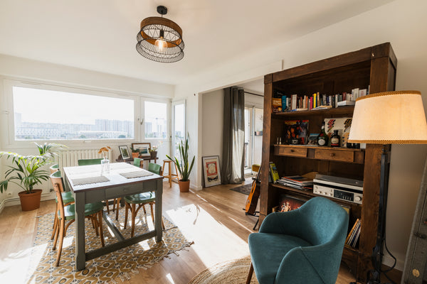 Appartement rénové, tout équipé. Très lumineux et spacieux il convient parfaitem Bordeaux, France Appartement T3 70m2 place Ravezies Entire rental unit vacation rental 52020303