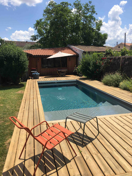 Echoppe typique bordelaise surélevée. Moderne, design. Impressionnant puit de lu Bordeaux, France Grande échoppe design avec piscine - Bordeaux Entire home vacation rental 35366337