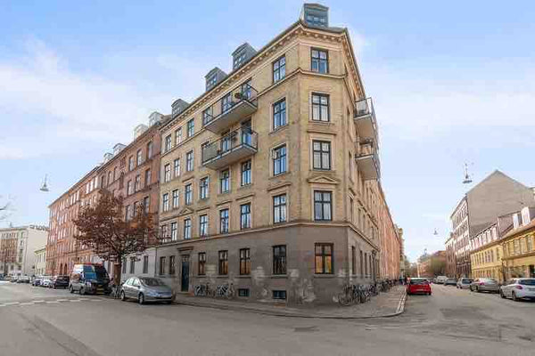 Nyd dit ophold i denne fredelige og centralt beliggende 2 værelses lejlighed. Me  Lys og nyistandsat lejlighed på Indre Nørrebro Entire rental unit vacation rental 663734897254509301