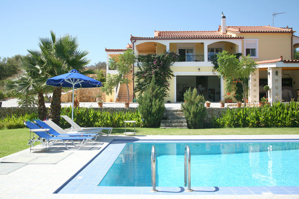 You will find nothing finer in the Apokoronas, than to stay at Apartment Frances United Kingdom One bed apartment, stunning views and so relaxing! Entire rental unit vacation rental 605564