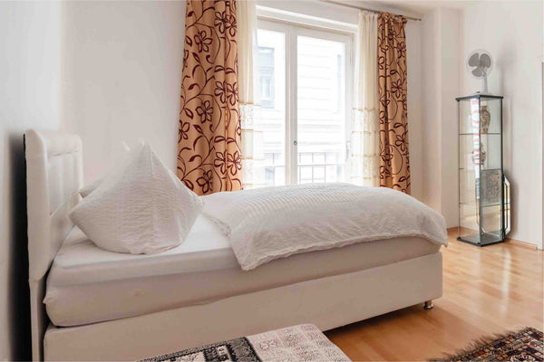 Inner City!Air condition!200m close to Stephansplatz. Quiet living in a bright c Vienna, Austria 5*City Apartment 