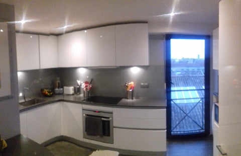 Appartement situé  entre les lignes B et C de tramway dans le quartier des Chart Bordeaux, France Appartement de 80m2 Entire condo vacation rental 20170894