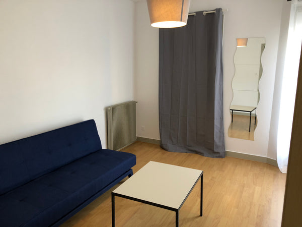 L’appartement est situé au niveau de l’arrêt du tramway B, Saint-Nicolas.<br />I Bordeaux, France Appartement saint nicolas Entire rental unit vacation rental 32155733