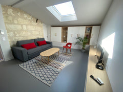 Seul le hall d’entrée est en commun avec notre habitation.<br />A deux pas du tr Bègles, France Bordeaux/Bègles à 6 arrêts de la gare Private room in home vacation rental 41755662